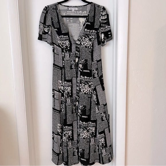 Reformation Dresses & Skirts - Reformation Locklin Dress in Zine Newsprint